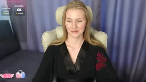 Snapshot of isabelallen chatting on December 5, 10:01 am isabelallen online show from December 5, 10:01 am