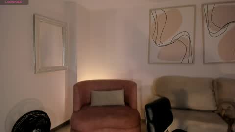 Isabel Bornner online show from May 17, 11:17 am