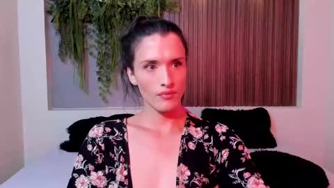 IsabelFernandez online show from September 26, 6:50 am
