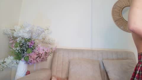 isabelgh_ online show from February 3, 3:26 am