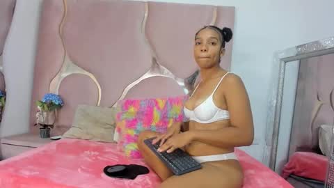 isabelht online show from February 12, 4:51 am