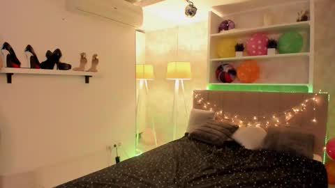 Snapshot of isabelkiss chatting on March 20, 2:11 pm IsabelKiss online show from March 20, 2:11 pm