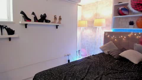 Snapshot of isabelkiss chatting on March 30, 6:25 am IsabelKiss online show from March 30, 6:25 am