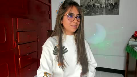 Isabella22 1 online show from February 11, 5:50 pm