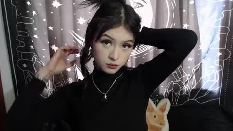 Snapshot of isabella__dark chatting on January 17, 8:44 pm    online show from January 17, 8:44 pm