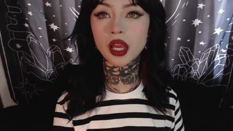 Snapshot of isabella__dark chatting on January 28, 9:08 pm    online show from January 28, 9:08 pm
