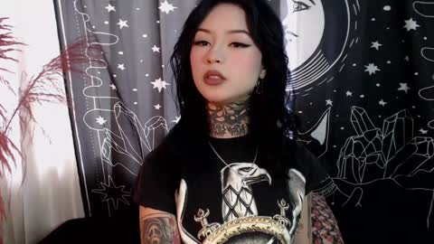Snapshot of isabella__dark chatting on January 30, 8:21 pm    online show from January 30, 8:21 pm