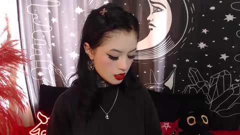 Snapshot of isabella__dark chatting on February 19, 7:38 pm    online show from February 19, 7:38 pm