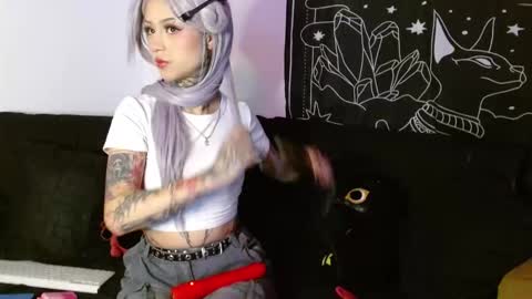 Snapshot of isabella__dark chatting on October 25, 10:15 pm    online show from October 25, 10:15 pm