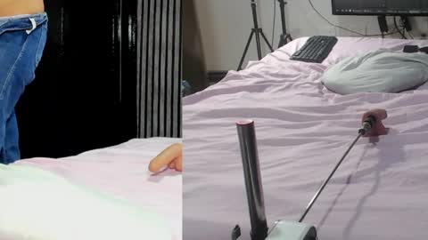 Snapshot of isabella_castro2 chatting on April 4, 3:05 am isabella_castro2 online show from April 4, 3:05 am