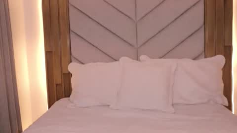 Isabella online show from March 25, 6:52 am