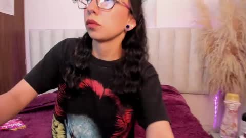 isabella_crofts online show from May 6, 3:02 am