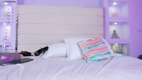 Snapshot of isabella_daniell chatting on October 1, 4:18 am Isa online show from October 1, 4:18 am