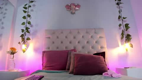   online show from January 9, 9:27 pm