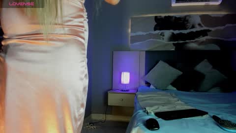 Isabella  online show from October 3, 8:17 pm