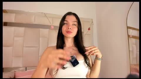 isabella_gomez11 online show from June 6, 11:31 pm
