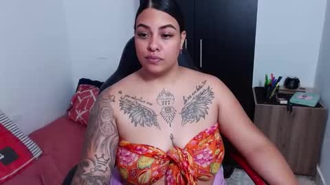 Snapshot of isabella_hots chatting on January 14, 1:06 pm estefania online show from January 14, 1:06 pm