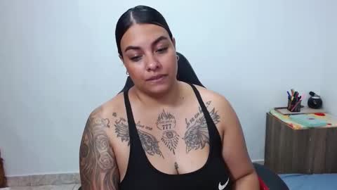 Snapshot of isabella_hots chatting on February 22, 12:40 pm estefania online show from February 22, 12:40 pm