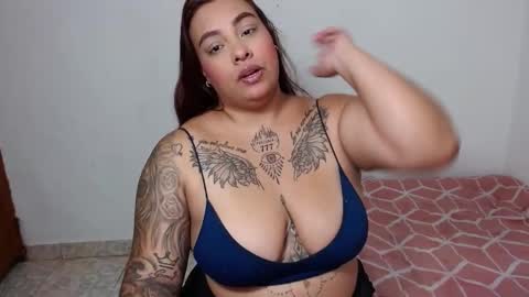 Snapshot of isabella_hots chatting on October 11, 9:41 am estefania online show from October 11, 9:41 am