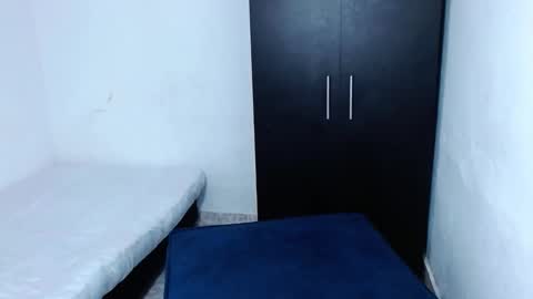 Snapshot of isabella_hots chatting on November 28, 1:25 pm estefania online show from November 28, 1:25 pm