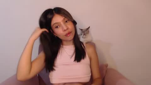 Snapshot of isabella_jones9 chatting on December 10, 1:32 am ISABELLA online show from December 10, 1:32 am