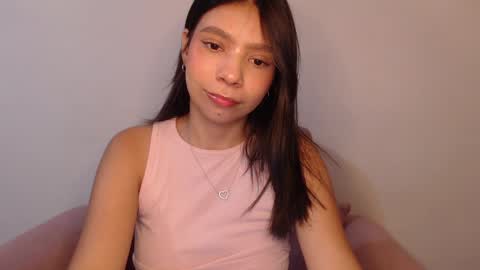 Snapshot of isabella_jones9 chatting on December 10, 4:34 am ISABELLA online show from December 10, 4:34 am