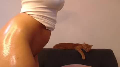 Snapshot of isabella_jones9 chatting on March 11, 2:32 am ISABELLA online show from March 11, 2:32 am