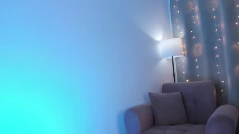 Snapshot of isabella_jones9 chatting on February 21, 2:01 am ISABELLA online show from February 21, 2:01 am