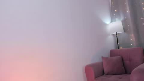 Snapshot of isabella_jones9 chatting on March 13, 1:45 am ISABELLA online show from March 13, 1:45 am