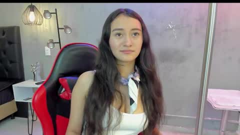 Isabella Nowa online show from January 17, 11:37 am