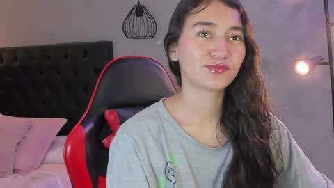 Isabella Nowa online show from April 25, 11:35 am