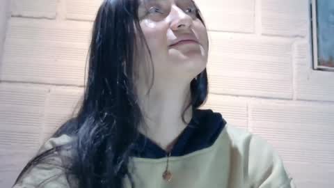 Isabella Nowa online show from May 21, 9:55 pm