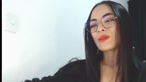 Snapshot of isabella_piercee chatting on June 24, 6:56 am isabella_piercee online show from June 24, 6:56 am