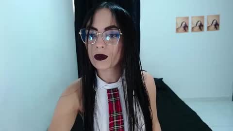 Snapshot of isabella_piercee chatting on August 5, 10:12 pm isabella_piercee online show from August 5, 10:12 pm