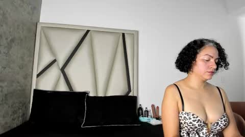 isabella_rosssi1 online show from September 26, 4:05 am