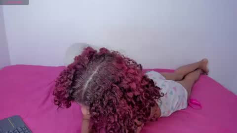 Snapshot of isabella_sex18 chatting on January 18, 6:34 am isabella online show from January 18, 6:34 am