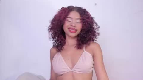 Snapshot of isabella_sex18 chatting on January 23, 7:00 am isabella online show from January 23, 7:00 am