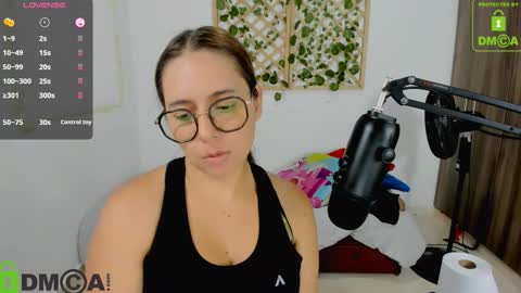 Snapshot of isabella_sweett_ chatting on November 10, 9:14 pm Isabella online show from November 10, 9:14 pm