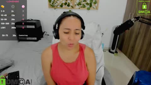 Snapshot of isabella_sweett_ chatting on February 1, 1:26 am Isabella online show from February 1, 1:26 am