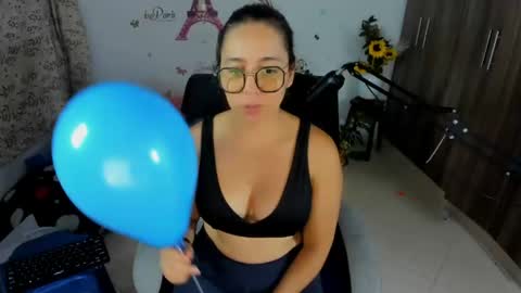 Isabella online show from May 18, 2:18 am