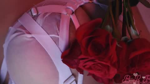 Isabella White online show from December 19, 12:13 am