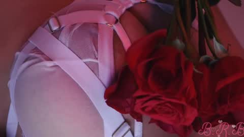 Isabella White online show from December 19, 9:17 pm