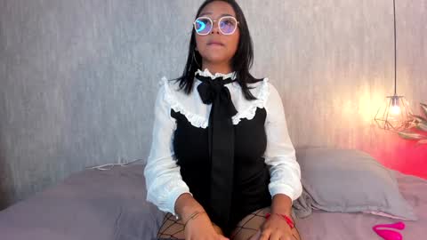 isabella zc online show from January 9, 2:51 pm