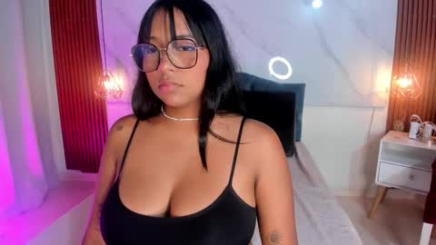 isabella zc online show from November 3, 8:43 pm