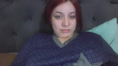 isabellaa_hills_ online show from October 3, 2:03 pm
