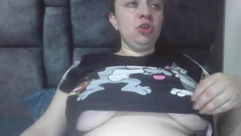isabellaa_hills_ online show from May 6, 4:23 pm