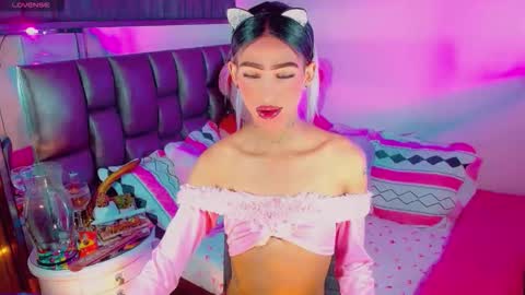 isabellagirs online show from February 18, 6:42 am