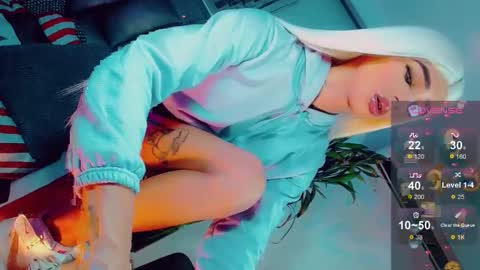 isabellagirs online show from May 14, 5:47 am