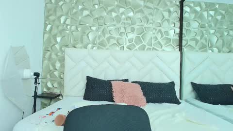 Isabella  online show from September 20, 1:45 pm