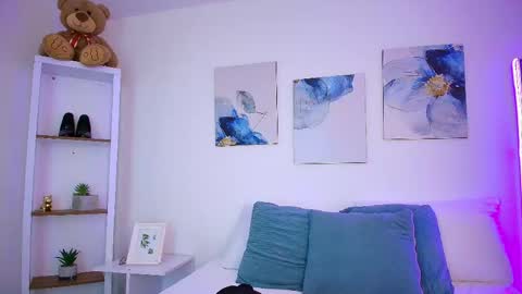 Isabella  online show from May 8, 1:38 pm